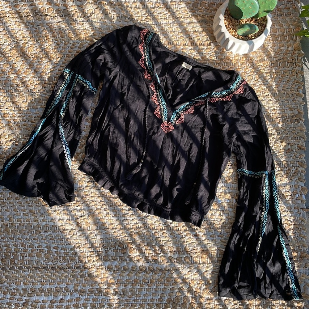 Bell Sleeved Crop